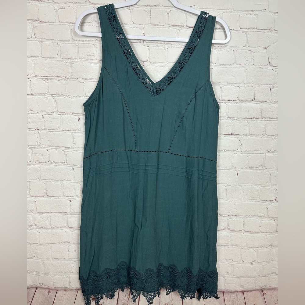 ASTR the Label viscose v-neck crochet trim sleeveless dress, sz S, NWT boho